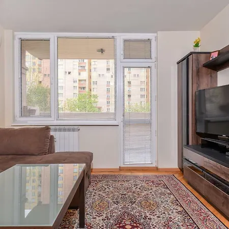 Comfortable One Bedroom In A Lively Area | Zona B5 | Russian Square Apartment *