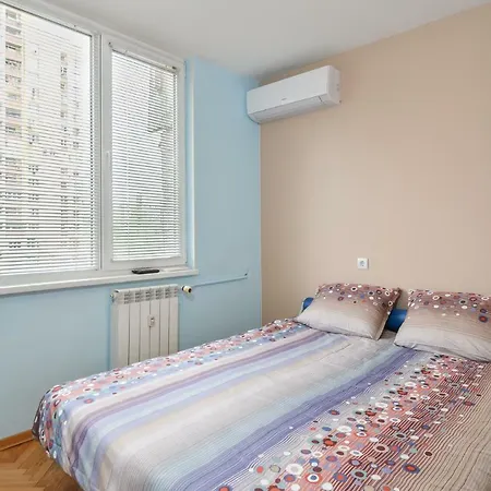 Comfortable One Bedroom In A Lively Area | Zona B5 | Russian Square Apartment *