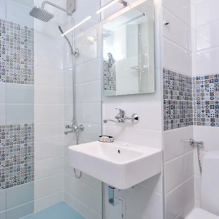 Apartment Comfortable One Bedroom In A Lively Area | Zona B5 | Russian Square Sofia